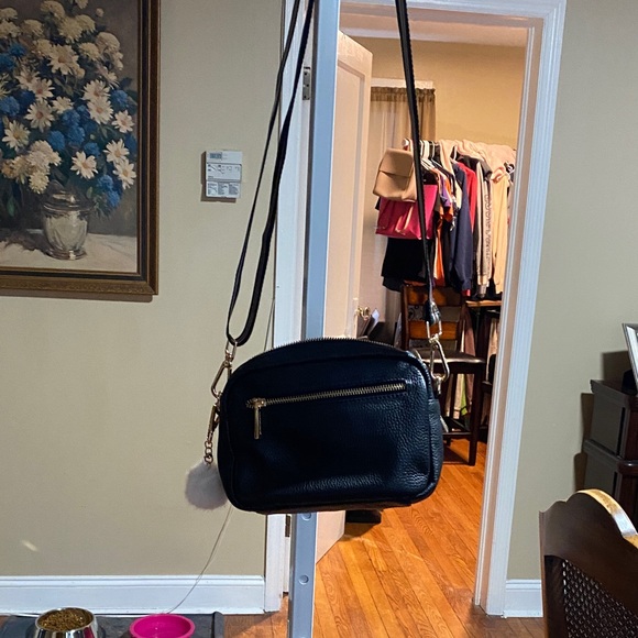 Pom Pom London Elegant Black Crossbody Bag - Picture 4 of 13